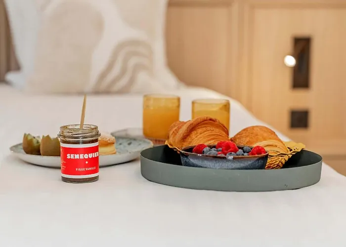 La Ponche X Les Graniers - Old Village - Shellter *